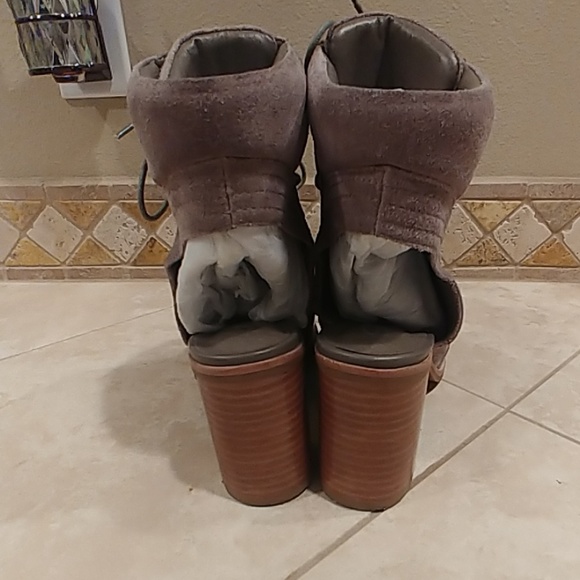 *CLeaRaNCe* SBICCA *Xandra* Ankle Sandal Sz 9 EUC - Picture 4 of 7